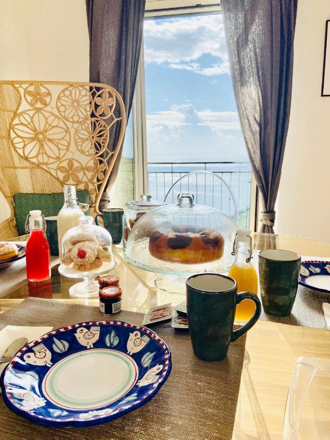 شقة Borgo Virginia - Sea View In Amalfi Coast Vietri المظهر الخارجي الصورة
