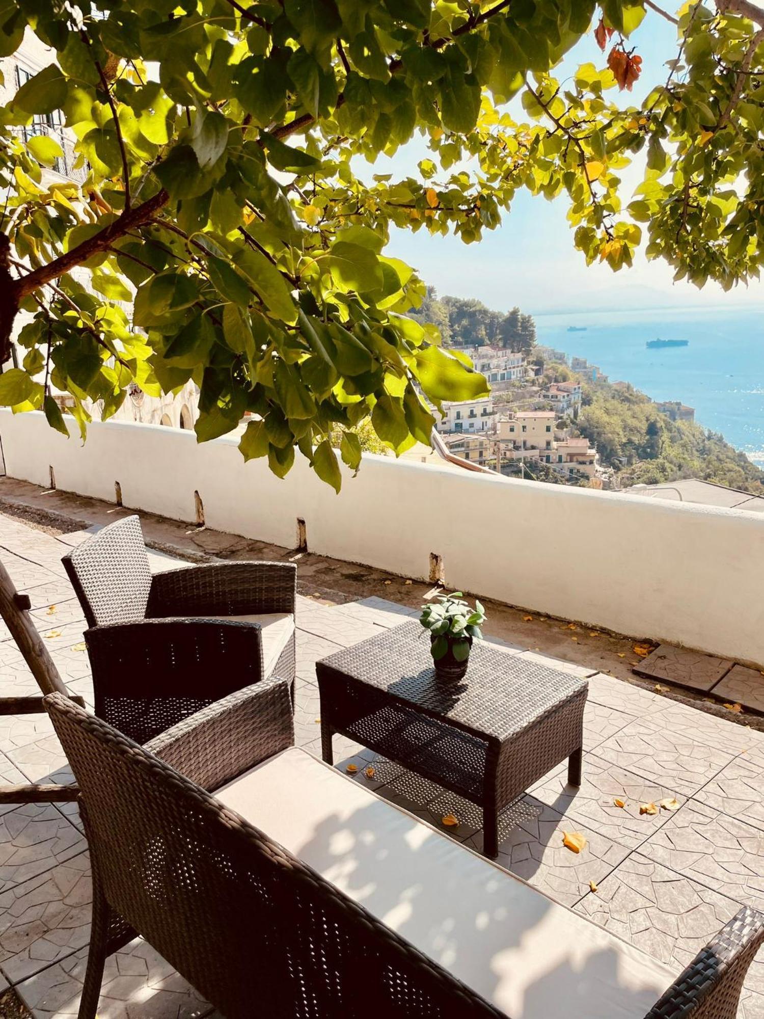 شقة Borgo Virginia - Sea View In Amalfi Coast Vietri المظهر الخارجي الصورة