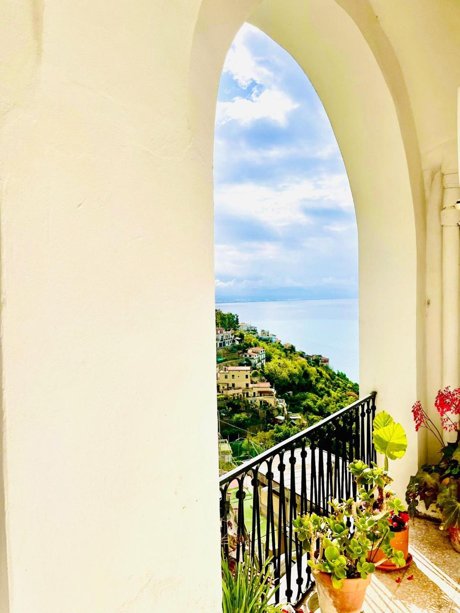 شقة Borgo Virginia - Sea View In Amalfi Coast Vietri المظهر الخارجي الصورة