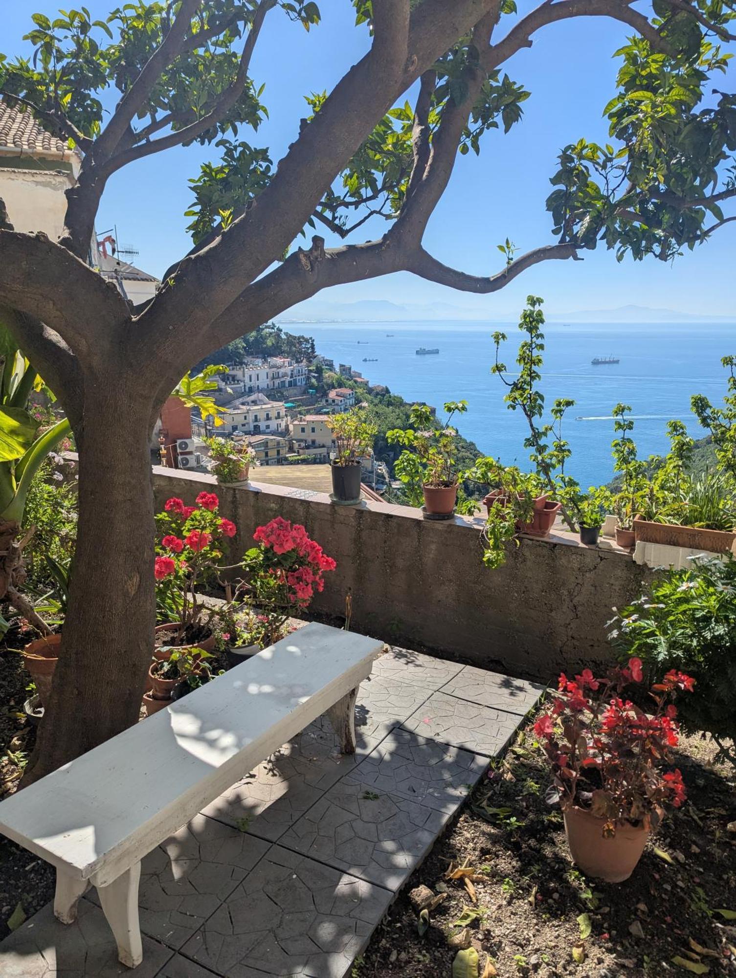 شقة Borgo Virginia - Sea View In Amalfi Coast Vietri المظهر الخارجي الصورة